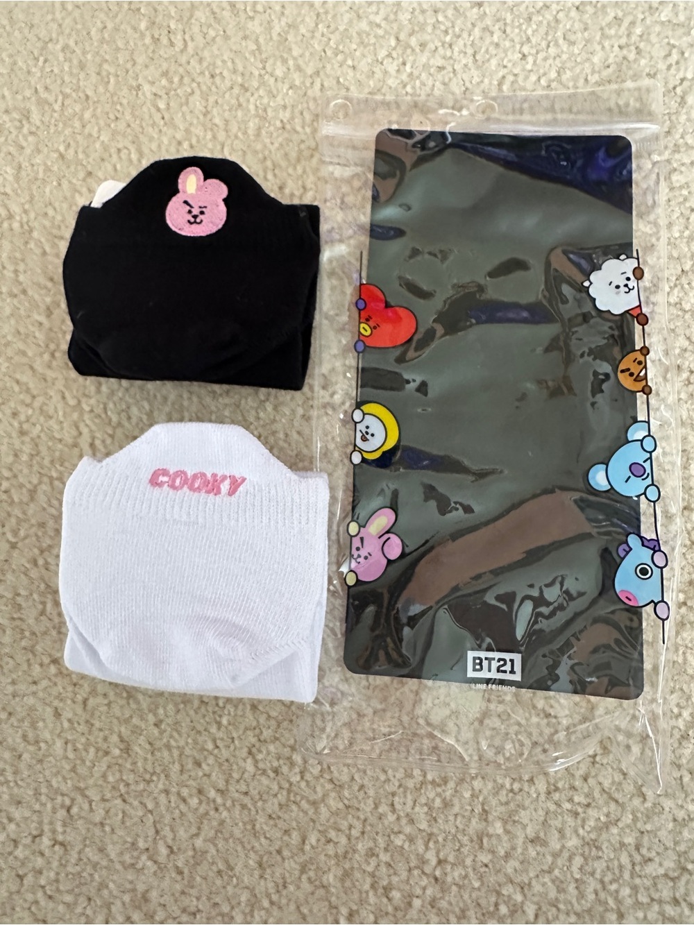 BT21 Cooky No-Show Socks – Black & White (2 Pack)
